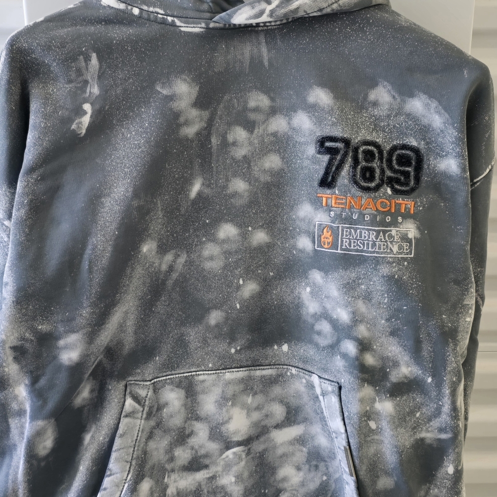 Tenaciti Hoodie Men’s Size XL
